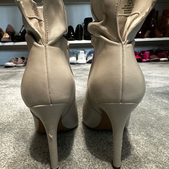 Jessica Simpson white slouch booties 7.5M - Picture 4 of 10